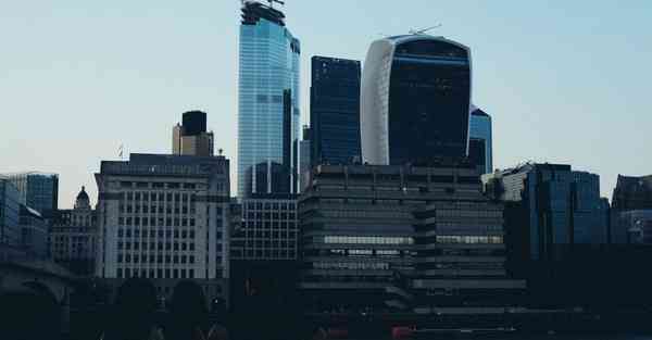 制作公交车宣传片_制作公交车门